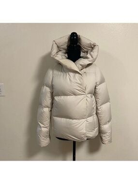 Babaton Jacket Women’s Size XS Cream The Duvet Puffer Jacket Short